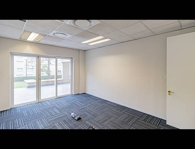 244M² OFFICE TO LET IN FERNDALE